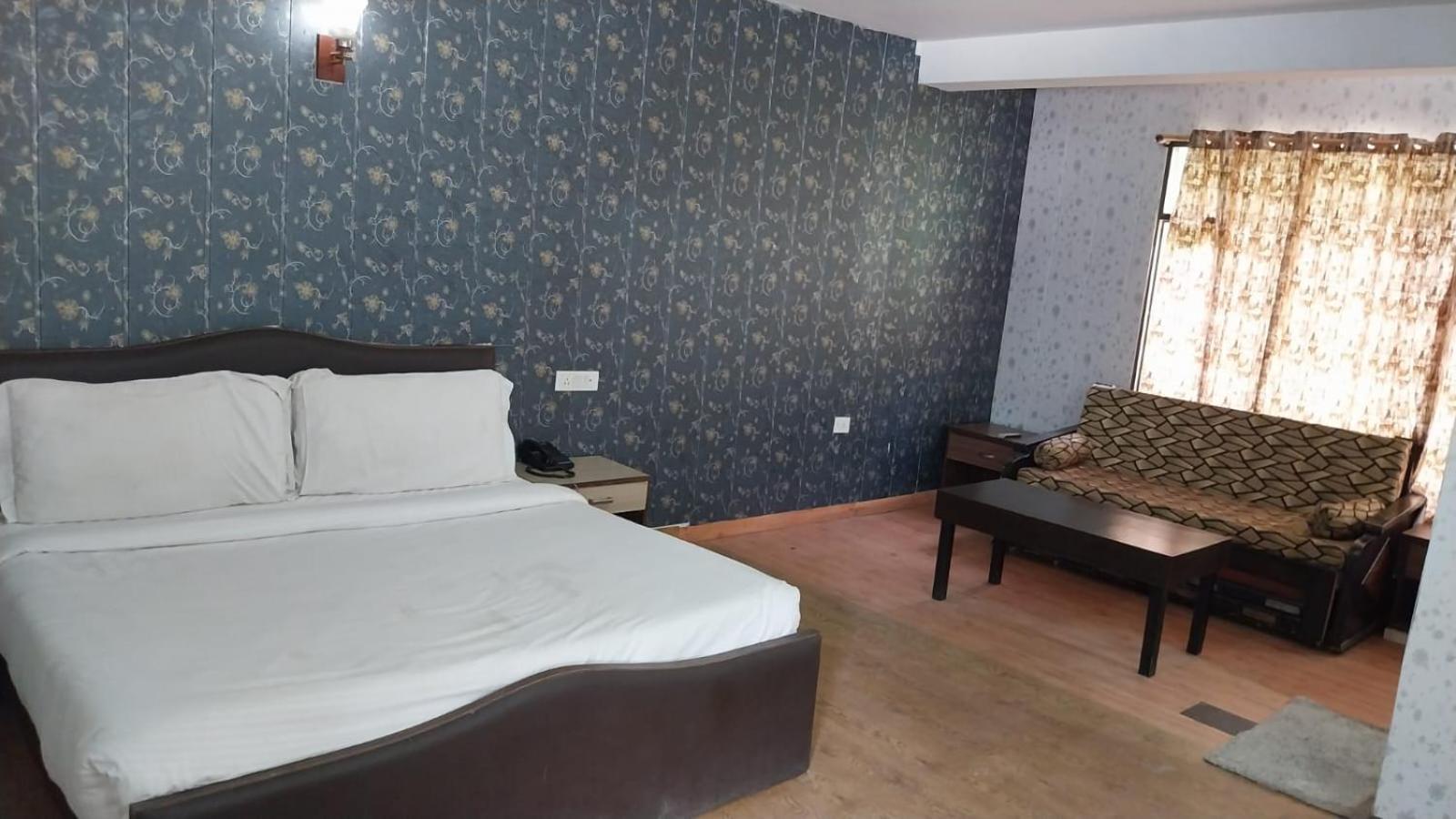 Hotel The Royal Grand, Manali Jagatsukh Zewnętrze zdjęcie