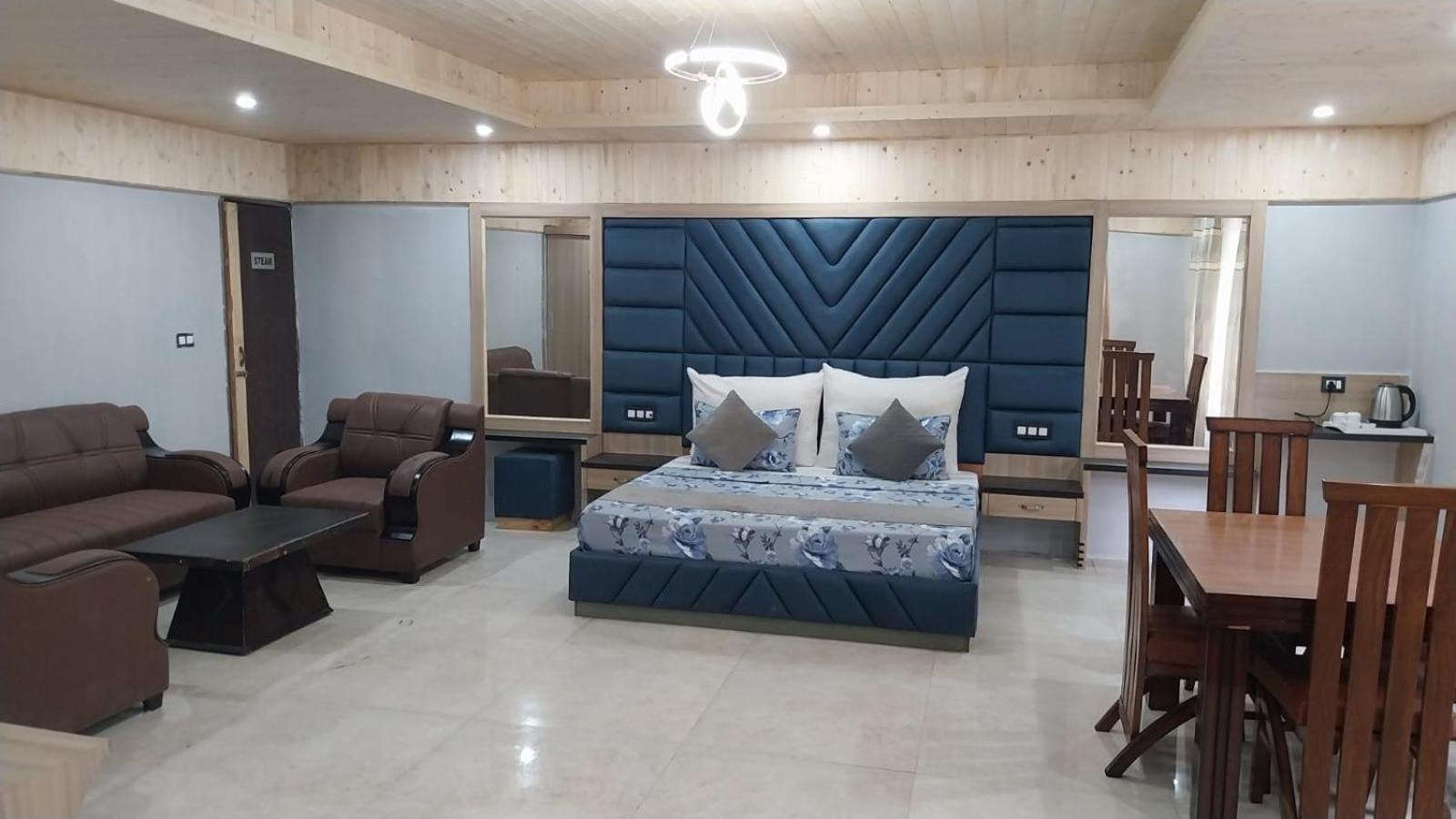 Hotel The Royal Grand, Manali Jagatsukh Zewnętrze zdjęcie