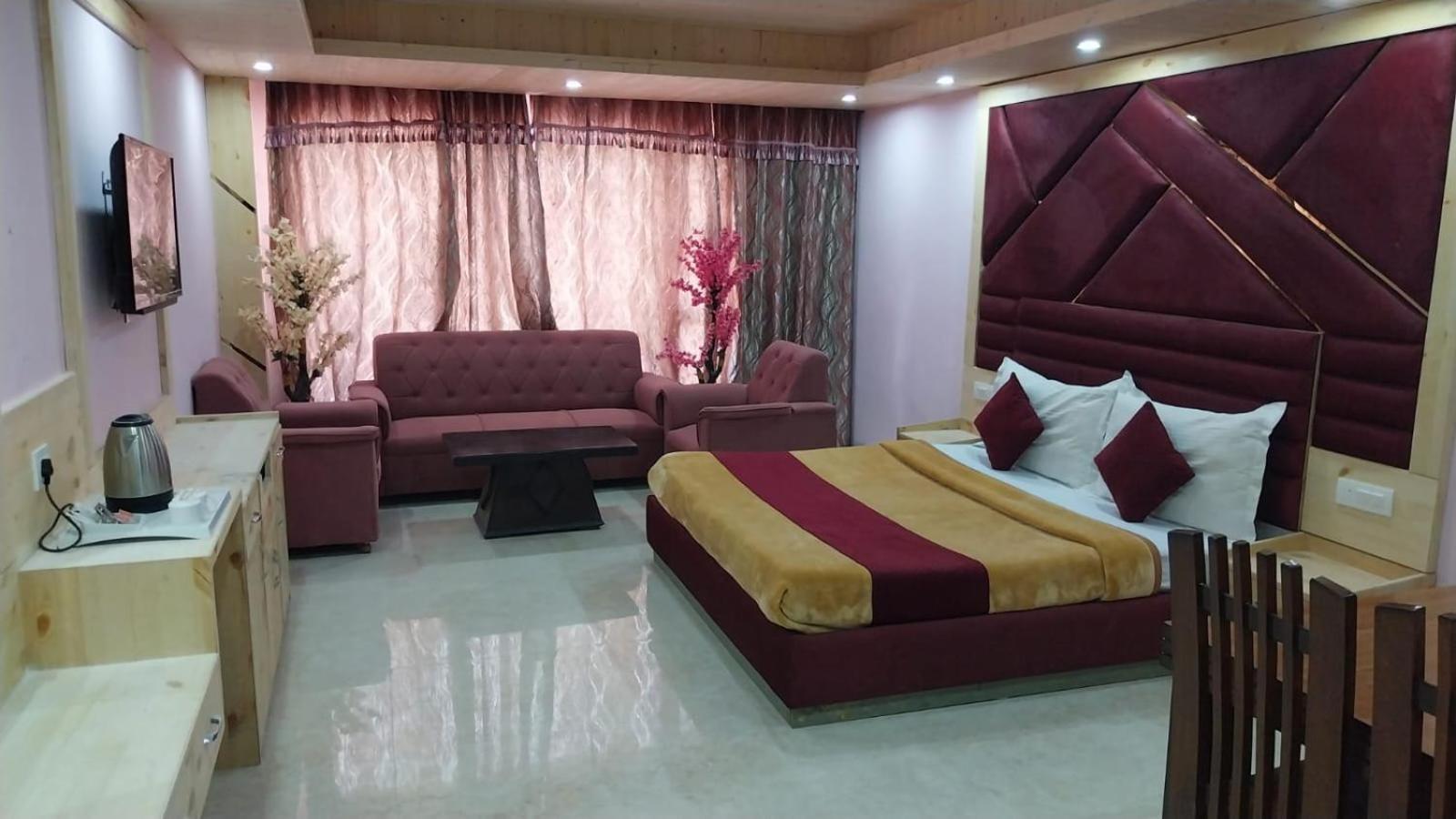 Hotel The Royal Grand, Manali Jagatsukh Zewnętrze zdjęcie